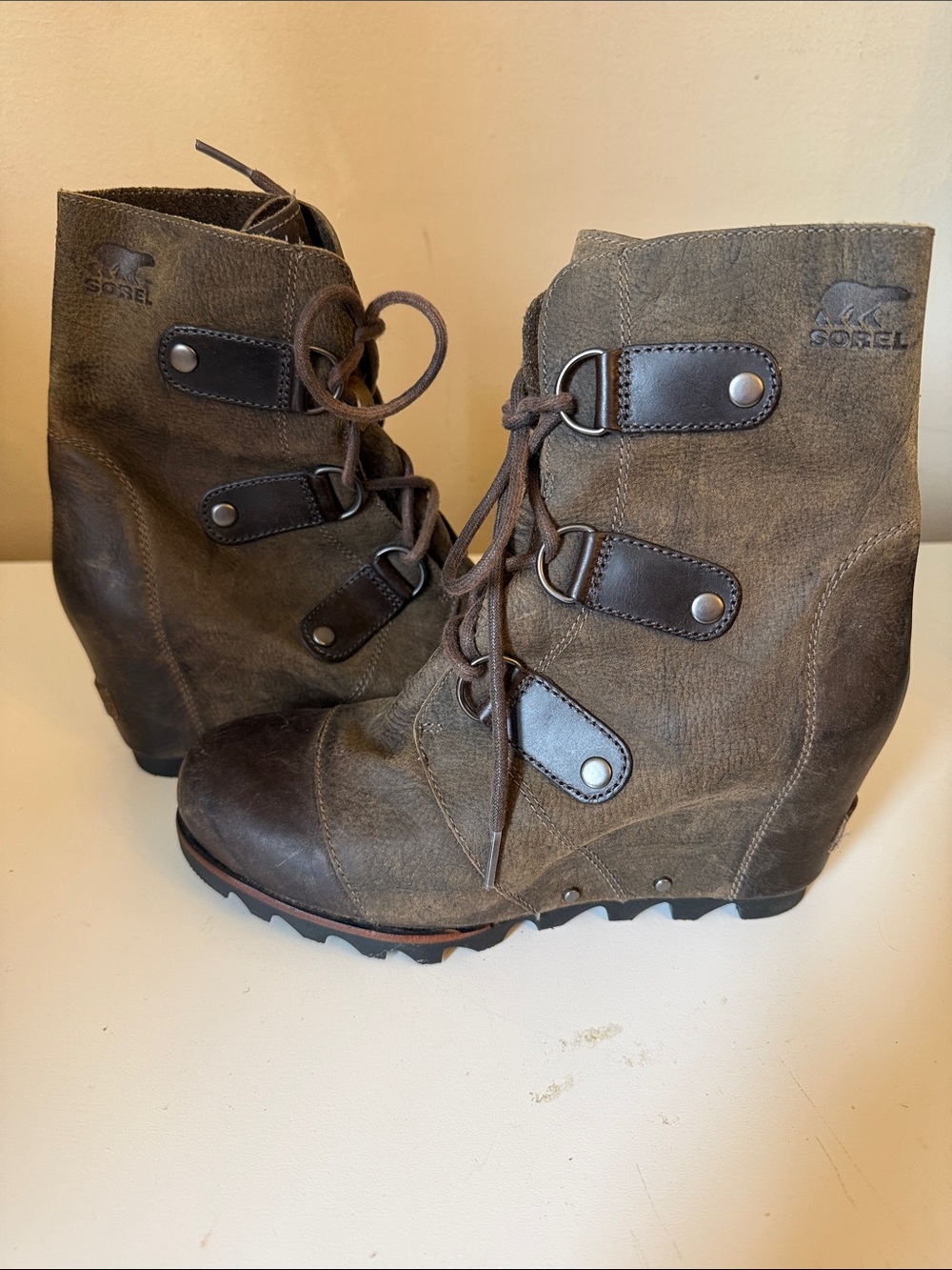 Sorel Women's Brown Lace-Up Wedge Boots